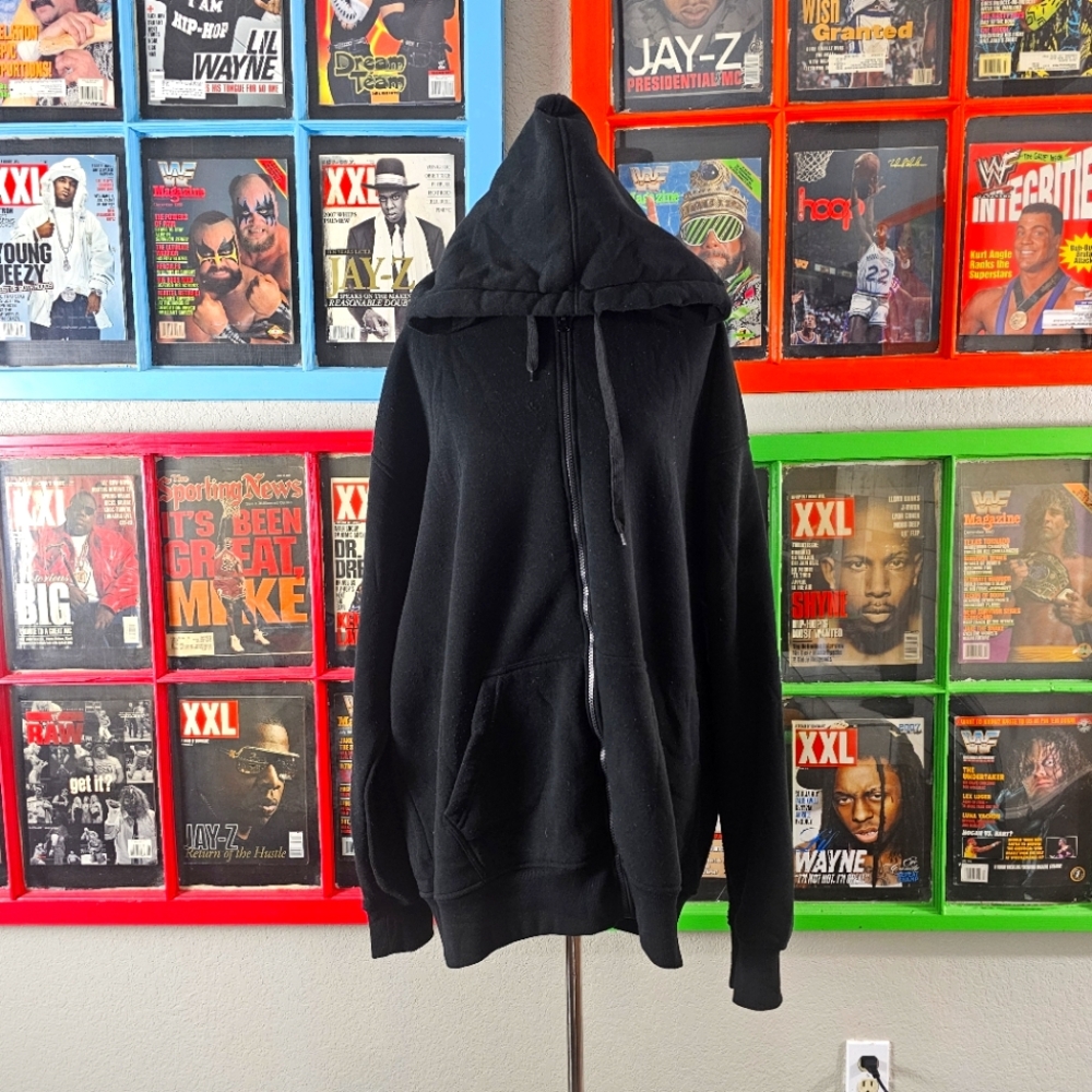 Black 4xl zip up jacket.